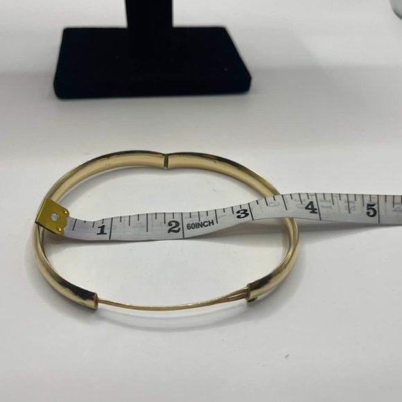 Eternalgold 14K Yellow Gold Oval Bangle Bracelet - Women - medium-large - Picture 15 of 16